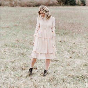 Who what wear Woman XS Pink Tiered Ruffle Dress summer / beach